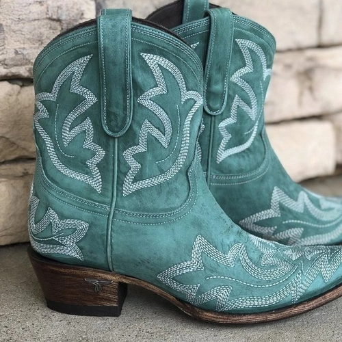 Women's Cowboy Boots with Western-Style Embroidery