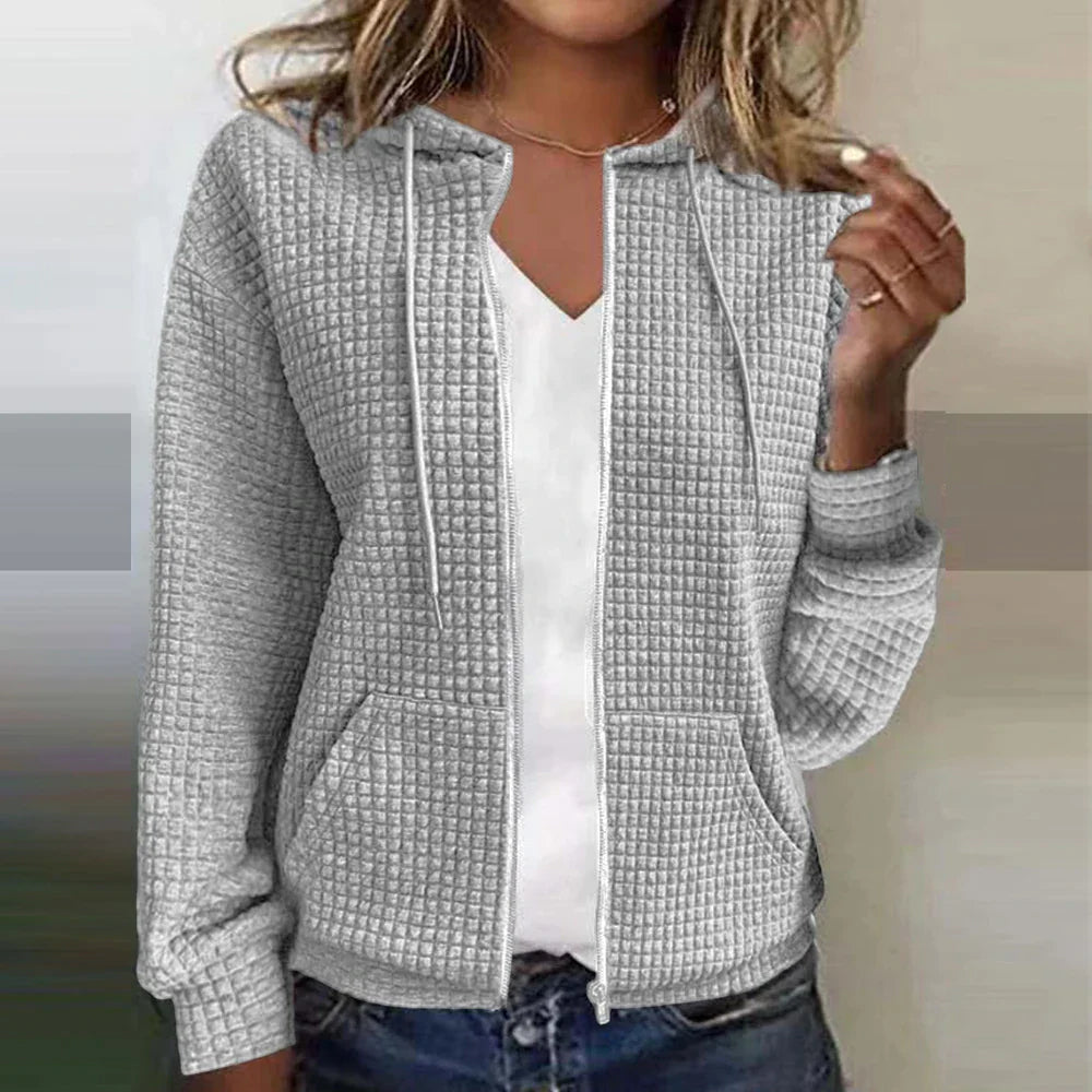 Eloura-Moda | Checkered Jacket: Style and Comfort Combined
